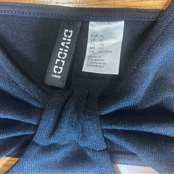 H&M Divided Triangle Top MINI BODYCON DRESS IN BLACK - Picture 7 of 13